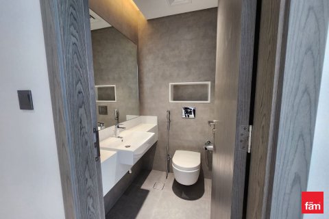 Пәтер Дубай, БАӘ-да 1 жатын бөлме, 70.1 м² № 622660 - фото 11