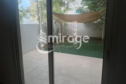 Řadový dům v Al Reef, Abu Dhabi, SAE 2 ložnice, 117.3 m² Č.: 597265 - fotografie 2