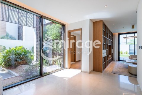 Willa na sprzedaż w Saadiyat Island, Abu Dhabi, ZEA 5 sypialnie, 579.2 mkw., nr 596844 - zdjęcie 2