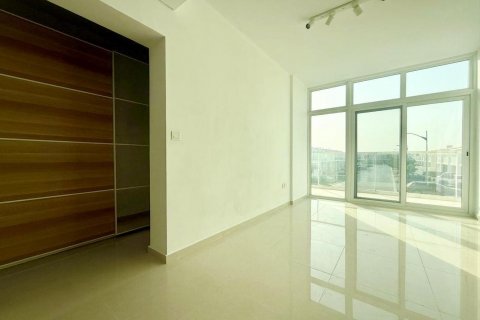 טאונהאוס להשכרה ב DAMAC Hills (Akoya by DAMAC), Dubai, איחוד האמירויות  3 חדרי שינה, 155 מ"ר, מספר 623331 - תמונה 10