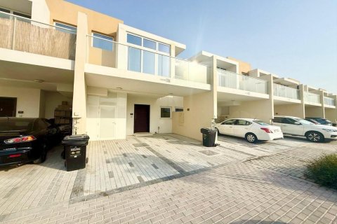 טאונהאוס להשכרה ב DAMAC Hills (Akoya by DAMAC), Dubai, איחוד האמירויות  3 חדרי שינה, 155 מ"ר, מספר 623331 - תמונה 1