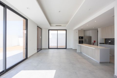 Pronë komerciale në Saadiyat Island, Abu Dhabi, Emiratet e Bashkuara Arabe 5 dhoma gjumi, 686 m2. № 594067 - Foto 2