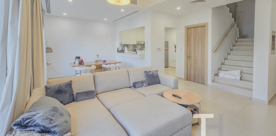Villa in Dubai, UAE 3 bedrooms, 161 sq.m. № 586484