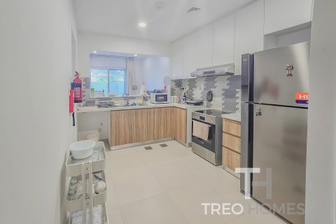 Villa in Dubai, UAE 3 bedrooms, 161 sq.m. № 586484 - photo 3