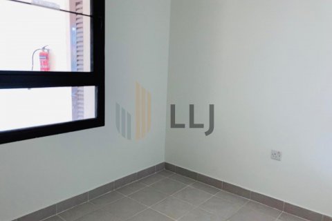 Vilë në Abu Dhabi, Emiratet e Bashkuara Arabe 3 dhoma gjumi, 297.3 m2. № 585705 - Foto 6