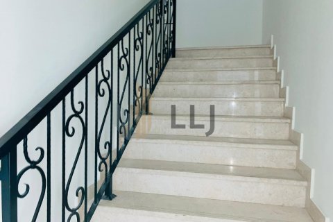 Vilë në Abu Dhabi, Emiratet e Bashkuara Arabe 3 dhoma gjumi, 297.3 m2. № 585705 - Foto 17