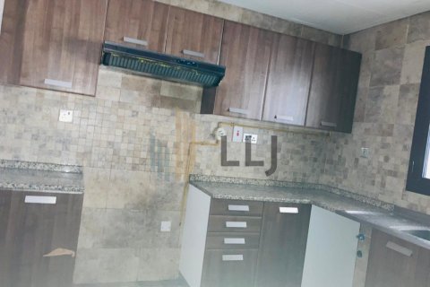 Vilë në Abu Dhabi, Emiratet e Bashkuara Arabe 3 dhoma gjumi, 297.3 m2. № 585705 - Foto 11