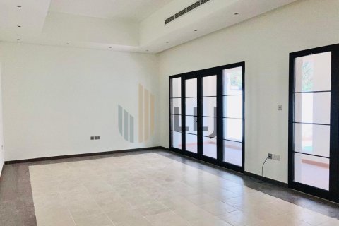 Vilë në Abu Dhabi, Emiratet e Bashkuara Arabe 3 dhoma gjumi, 297.3 m2. № 585705 - Foto 9