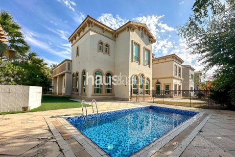 Villa in Jumeirah Islands, Dubai, UAE 5 bedrooms, 990 sq.m. № 626657 - photo 1