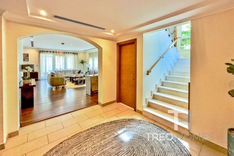 Villa in Jumeirah Park, Dubai, UAE 3 bedrooms, 328 sq.m. № 586383 - photo 4
