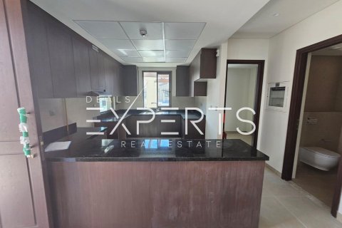 Townhouse in Khalifa City, Abu Dhabi, UAE 3 bedrooms, 149 sq.m. № 577013 - photo 9