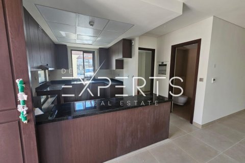 Townhouse in Khalifa City, Abu Dhabi, UAE 3 bedrooms, 149 sq.m. № 577013 - photo 8