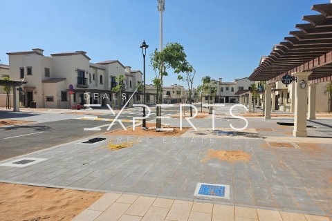 Townhouse in Khalifa City, Abu Dhabi, UAE 3 bedrooms, 149 sq.m. № 577013 - photo 1