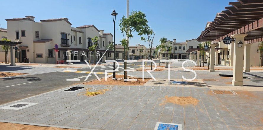Townhouse in Khalifa City, Abu Dhabi, UAE 3 bedrooms, 149 sq.m. № 577013