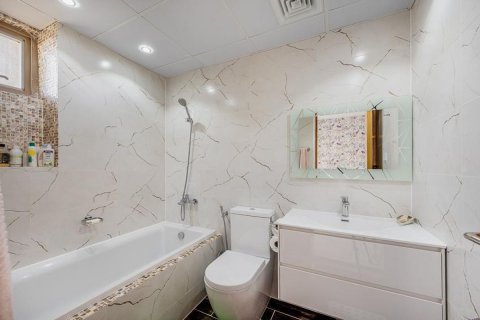 Řadový dům v Al Raha Gardens, Abu Dhabi, SAE 4 ložnice, 240 m² Č.: 594213 - fotografie 15