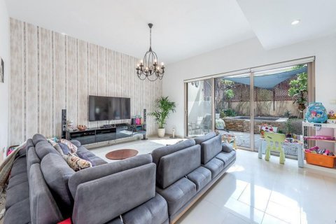 Řadový dům v Al Raha Gardens, Abu Dhabi, SAE 4 ložnice, 240 m² Č.: 594213 - fotografie 3