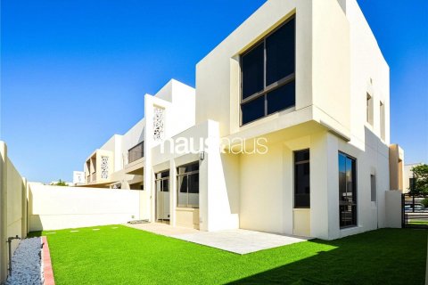 Řadový dům v Town Square, Dubai, SAE 4 ložnice, 270 m² Č.: 626841 - fotografie 1
