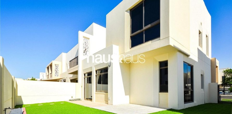 Řadový dům v Town Square, Dubai, SAE 4 ložnice, 270 m² Č.: 626841