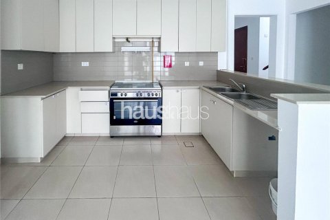 Řadový dům v Town Square, Dubai, SAE 4 ložnice, 270 m² Č.: 626841 - fotografie 3