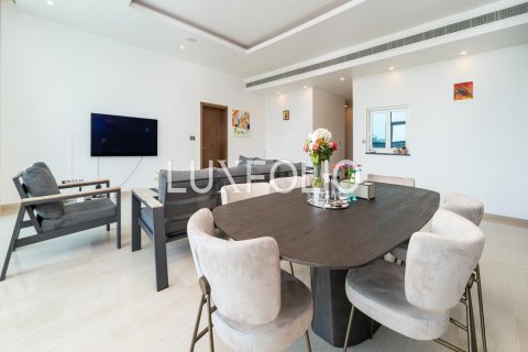 Apartment in Palm Jumeirah, Dubai, UAE 3 bedrooms, 212 sq.m. № 627725 - photo 6