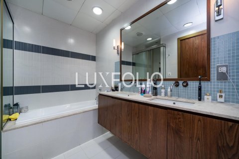Apartment in Palm Jumeirah, Dubai, UAE 3 bedrooms, 212 sq.m. № 627725 - photo 13