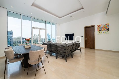Apartment in Palm Jumeirah, Dubai, UAE 3 bedrooms, 212 sq.m. № 627725 - photo 5