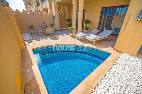 Townhouse in Palm Jumeirah, Dubai, UAE 3 bedrooms, 456 sq.m. № 625824 - photo 12