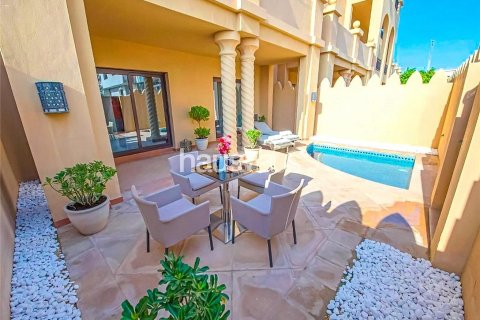 Townhouse in Palm Jumeirah, Dubai, UAE 3 bedrooms, 456 sq.m. № 625824 - photo 1