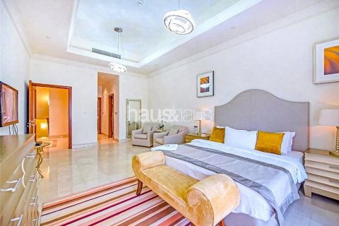 Townhouse in Palm Jumeirah, Dubai, UAE 3 bedrooms, 456 sq.m. № 625824 - photo 11