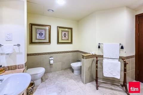 Apartamento en alquiler en Palm Jumeirah, Dubai, EAU 2 dormitorios, 163.4 m2 № 612390 - foto 18