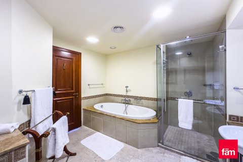 Apartamento en alquiler en Palm Jumeirah, Dubai, EAU 2 dormitorios, 163.4 m2 № 612390 - foto 17