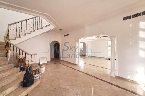 Villa zur Miete in Umm Suqeim, Dubai, VAE 5 Schlafzimmer, 464.5 m2 Nr. 590681 - Foto 2