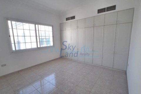 Villa zur Miete in Umm Suqeim, Dubai, VAE 5 Schlafzimmer, 464.5 m2 Nr. 590681 - Foto 13