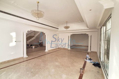 Villa zur Miete in Umm Suqeim, Dubai, VAE 5 Schlafzimmer, 464.5 m2 Nr. 590681 - Foto 3