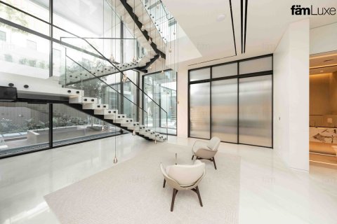 Villa in Dubai, UAE 5 bedrooms, 875 sq.m. № 624889 - photo 12