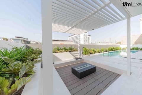 Villa in Dubai, UAE 5 bedrooms, 875 sq.m. № 624889 - photo 14