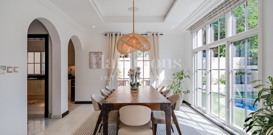 Vila v Jumeirah Golf Estates, Dubai, SAE 4 ložnice, 347.178 m² Č.: 595462