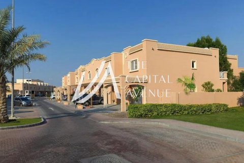 Řadový dům v Al Reef, Abu Dhabi, SAE 2 ložnice, 170 m² Č.: 604734 - fotografie 2