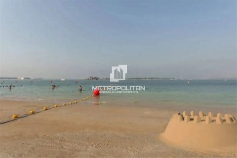 Apartment in Palm Jumeirah, Dubai, UAE 1 bedroom, 106 sq.m. № 593558 - photo 11