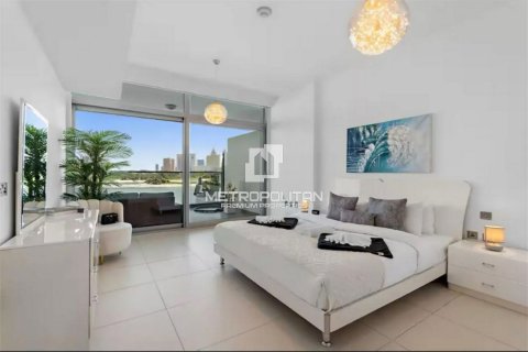 Apartment in Palm Jumeirah, Dubai, UAE 1 bedroom, 106 sq.m. № 593558 - photo 1