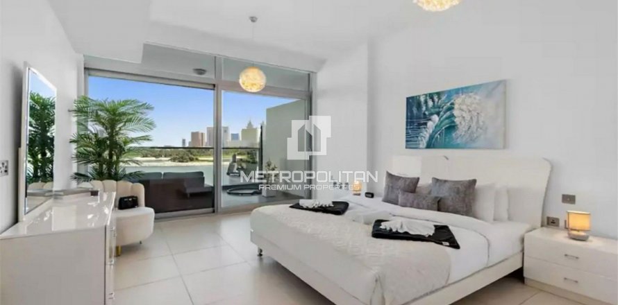 Apartment in Palm Jumeirah, Dubai, UAE 1 bedroom, 106 sq.m. № 593558