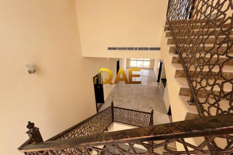 Villa in Dubai, UAE 7 bedrooms, 1349.2 sq.m. № 575994 - photo 20
