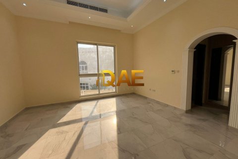 Villa in Dubai, UAE 7 bedrooms, 1349.2 sq.m. № 575994 - photo 18