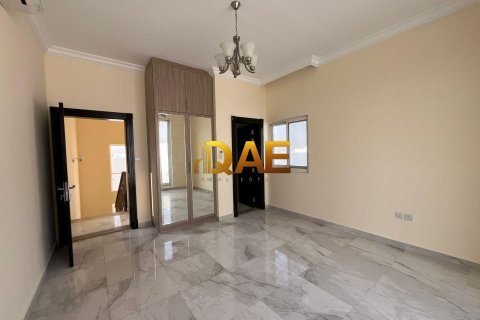 Villa in Dubai, UAE 7 bedrooms, 1349.2 sq.m. № 575994 - photo 25