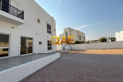 Villa in Dubai, UAE 7 bedrooms, 1349.2 sq.m. № 575994 - photo 26
