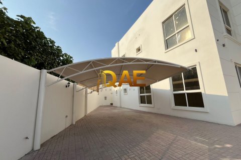 Villa in Dubai, UAE 7 bedrooms, 1349.2 sq.m. № 575994 - photo 15