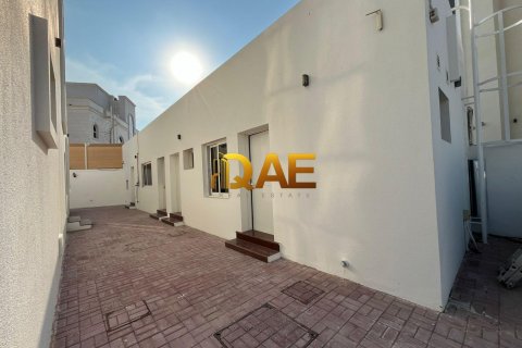 Villa in Dubai, UAE 7 bedrooms, 1349.2 sq.m. № 575994 - photo 14