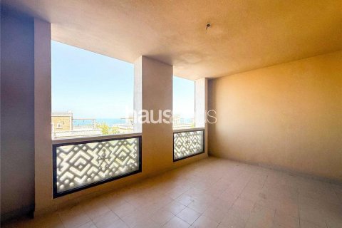 Apartment in Palm Jumeirah, Dubai, UAE 2 bedrooms, 224 sq.m. № 625789 - photo 3