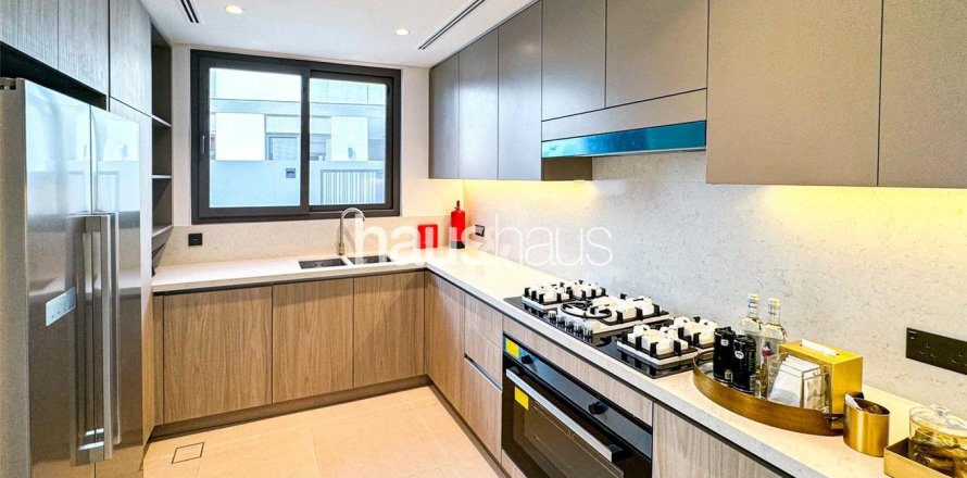 Vilë në Tilal Al Ghaf, Dubai, Emiratet e Bashkuara Arabe 4 dhoma gjumi, 317 m2. № 625733