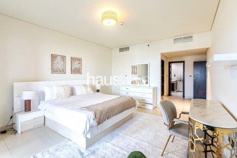 Apartment in Palm Jumeirah, Dubai, UAE 3 bedrooms, 219 sq.m. № 625790 - photo 8
